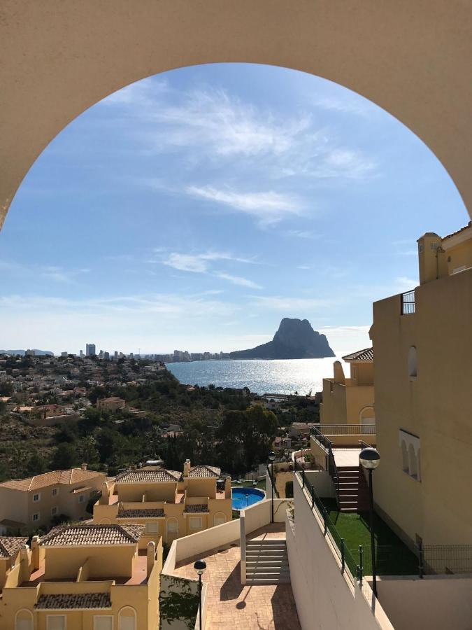 Chalet Adosado Con Vistas Al Mar 칼페 외부 사진