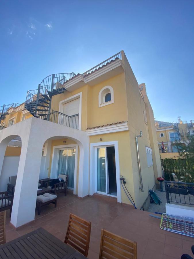 Chalet Adosado Con Vistas Al Mar 칼페 외부 사진