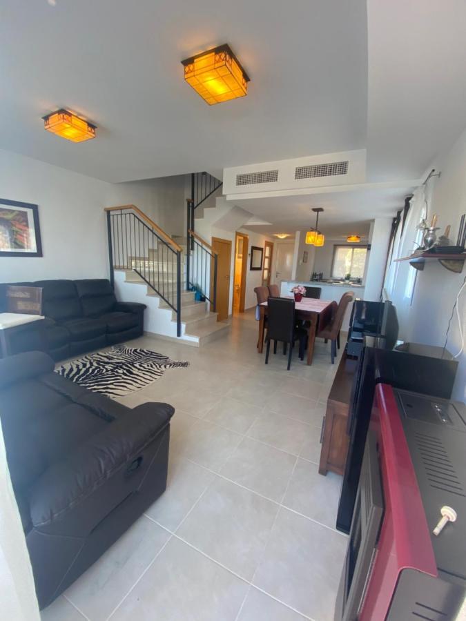 Chalet Adosado Con Vistas Al Mar 칼페 외부 사진