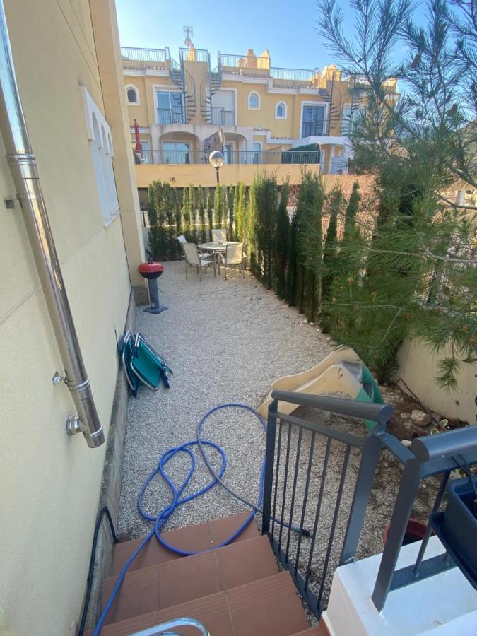 Chalet Adosado Con Vistas Al Mar 칼페 외부 사진