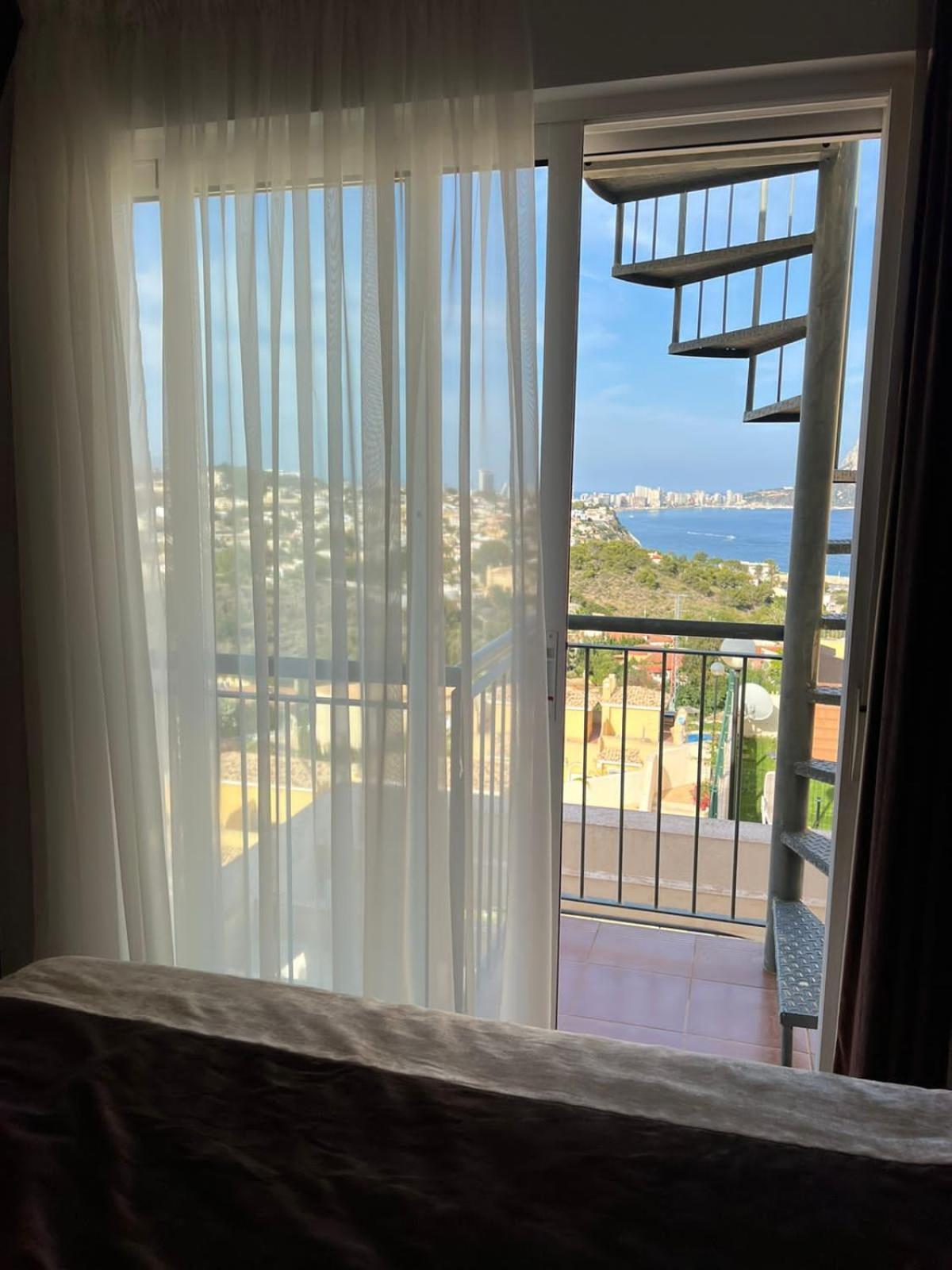 Chalet Adosado Con Vistas Al Mar 칼페 외부 사진