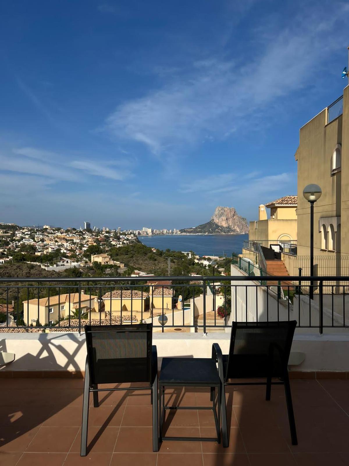Chalet Adosado Con Vistas Al Mar 칼페 외부 사진